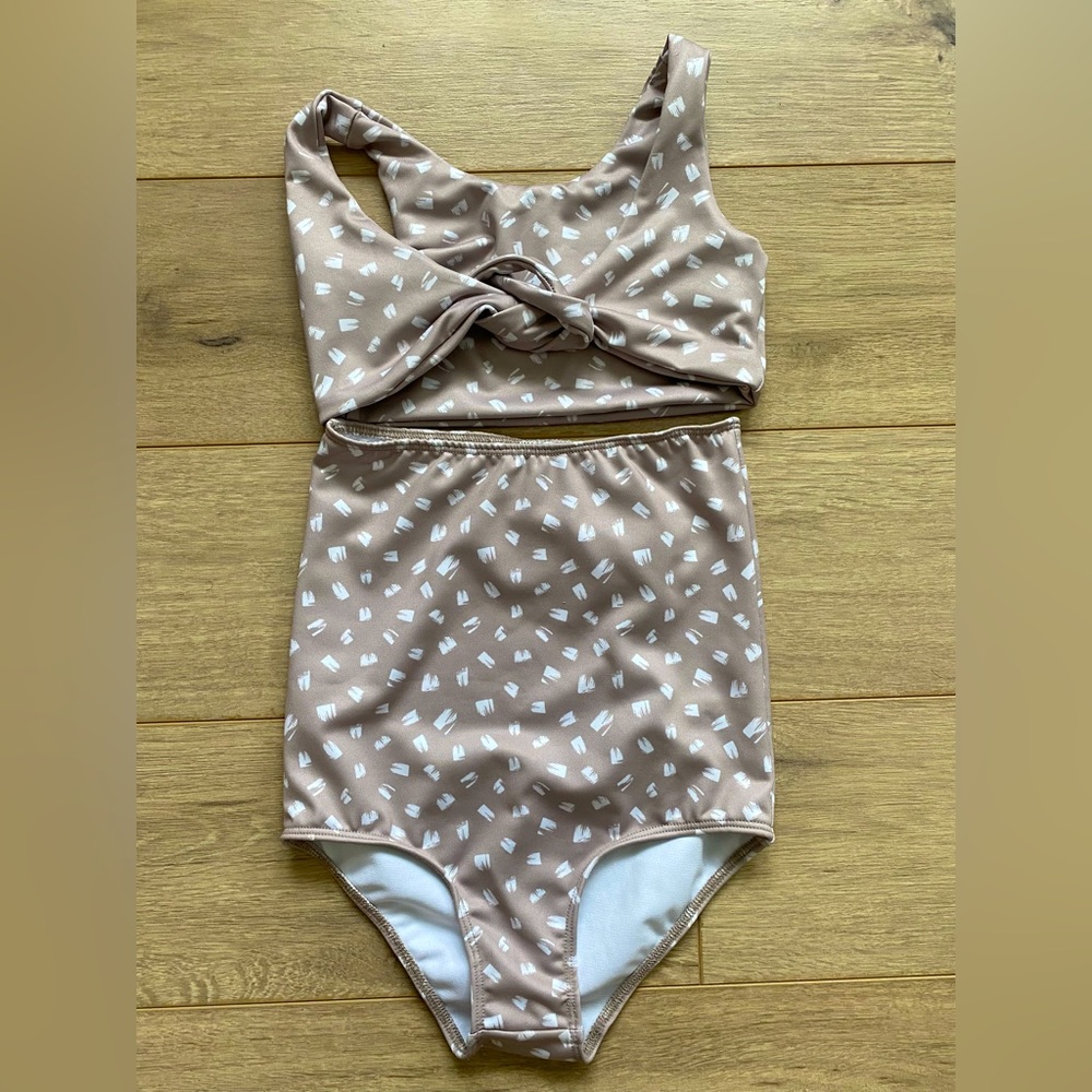 Chic girls bathing suit
